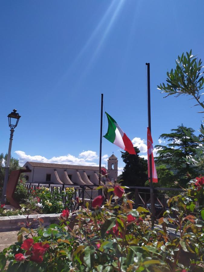 Valle Fiorita Castro dei Volsci 外观 照片